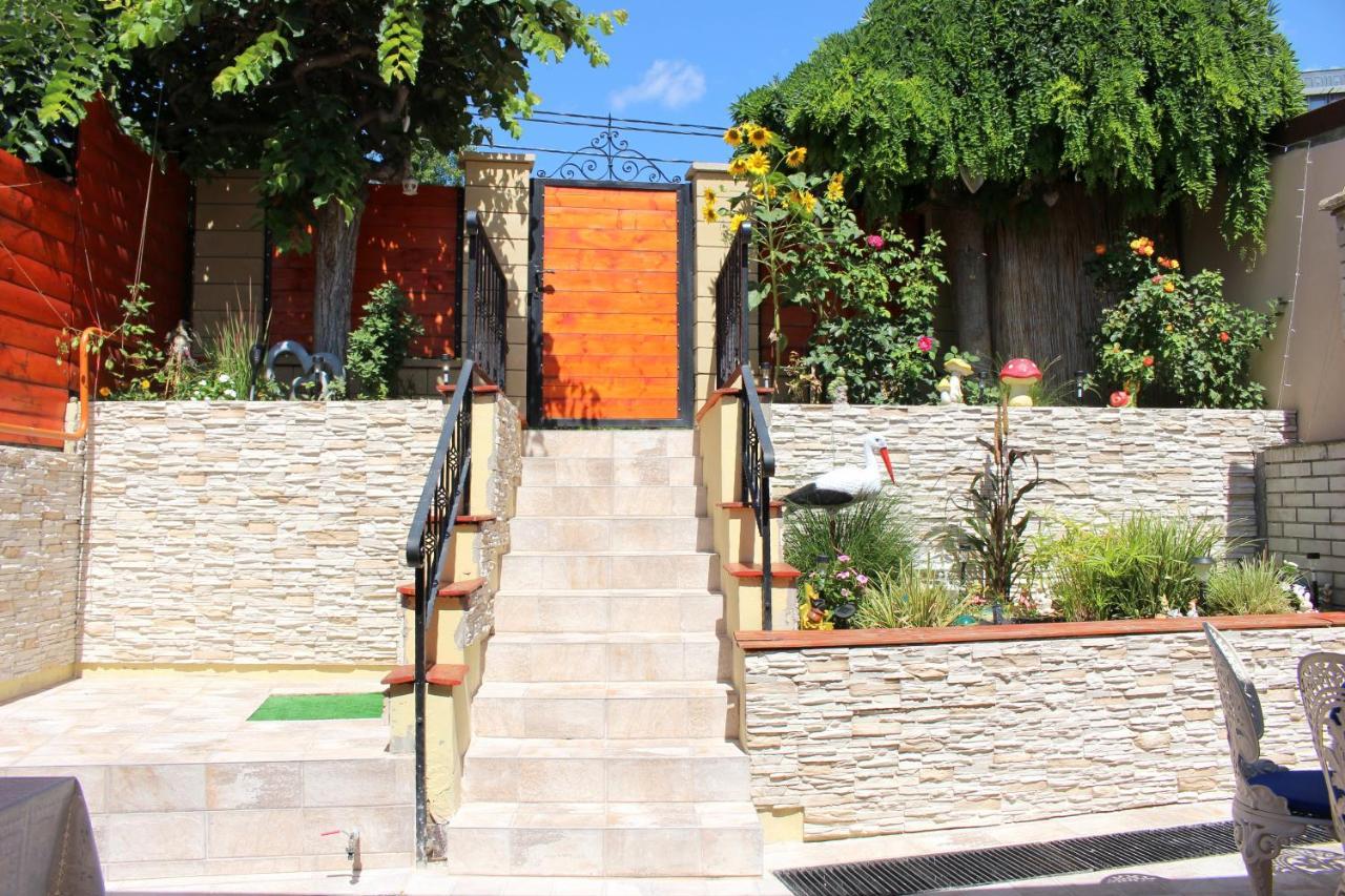 Villa Dolce Vita เอ็กเกอร์ ภายนอก รูปภาพ